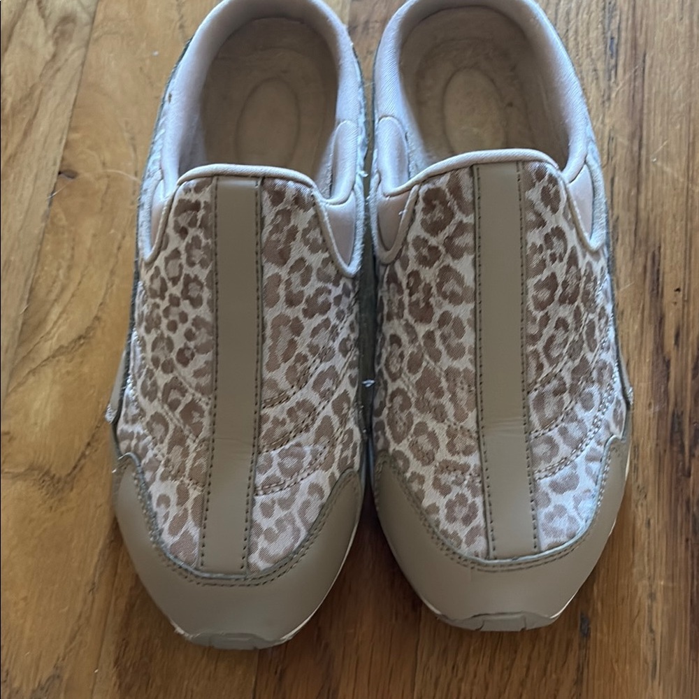 Leopard Print Shoes - Tan